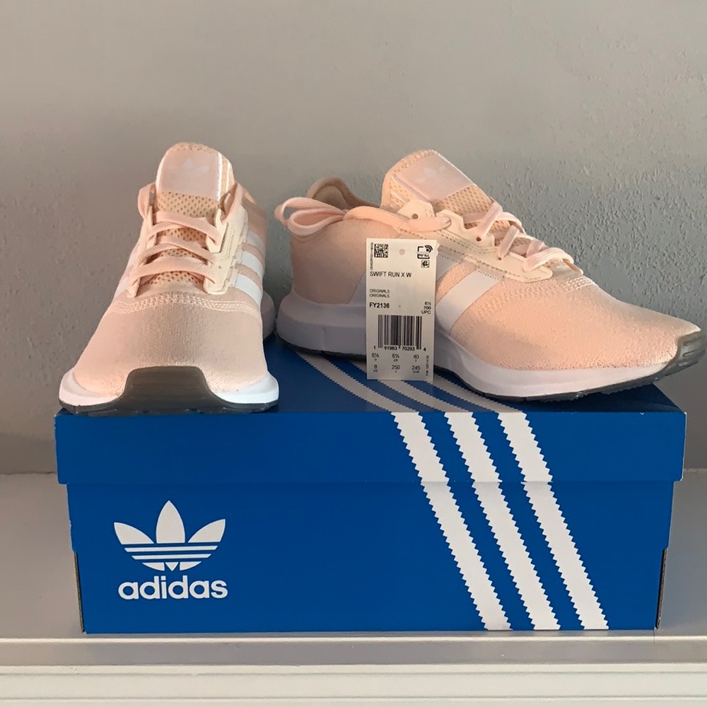 BRAND NEW with tags Adidas Swift Run X Sneaker